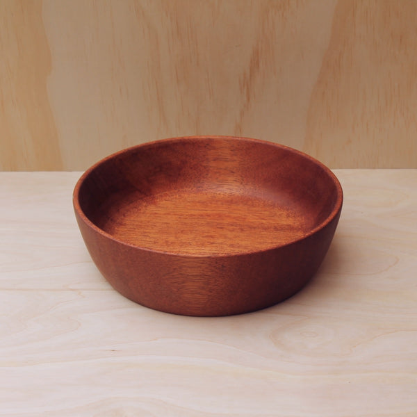 top view of the wooden catch all bowl made with african mahagony
